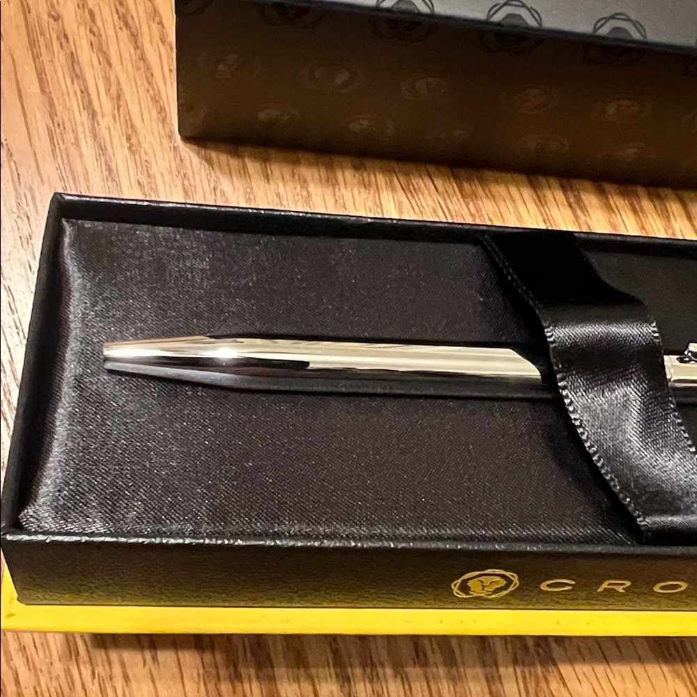 Cross Click Lustrous Chrome Silver tone Ballpoint Pen - Picture 4 of 4
